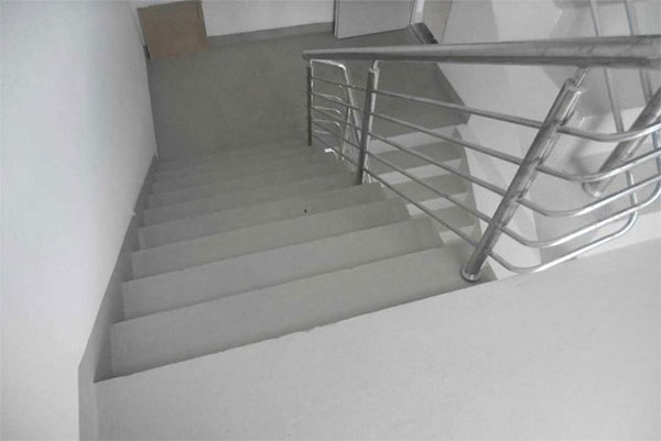 Mỗi toà nhà cao tầng phải có tối thiểu 2 lối thoát hiểm