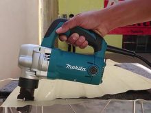 Máy cắt tôn Makita JN3201 710W