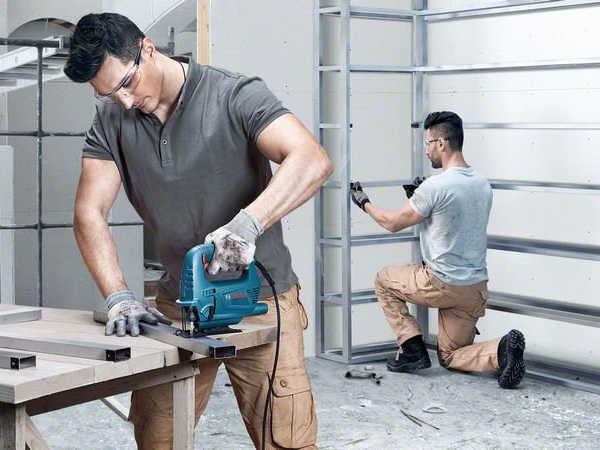 GST 700 Bosch thiết kế khỏe khoắn, chắc chắn