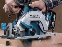 Máy cưa đĩa dùng pin Makita DHS680Z