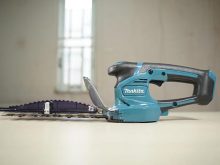 Máy cắt tỉa hàng rào dùng pin Makita UH201DZ