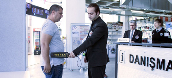 Tay rà kim loại Ultra Scanner Nokta – EU