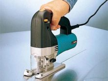 Makita 4304 cưa, cắt vật liệu dễ dàng
