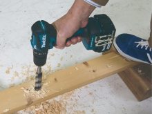 Mua máy khoan búa Makita DHP483RFE có tốt không?