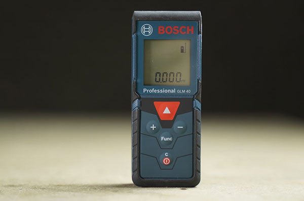 Bosch GLM 40 laser thiết kế đơn giản, phím bấm độ nảy cao
