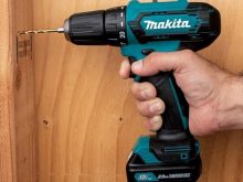 Có nên mua máy vặn vít Makita DF333DSYE hay không?