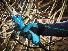 máy cắt tỉa hàng rào chạy pin Makita