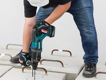 Mua máy khoan bê tông pin Makita DHR241Z có gì tốt?