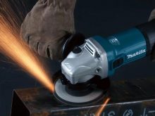 Makita GA4040 tốc độ mài, cắt nhanh và chuẩn xác