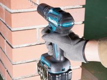 Đánh giá máy khoan pin Makita DHP483RFE 18V không chổi than