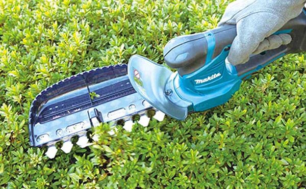 Makita UH201DSY cắt tỉa hàng rào