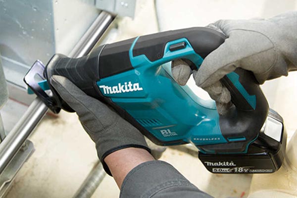  Makita DJR188Z