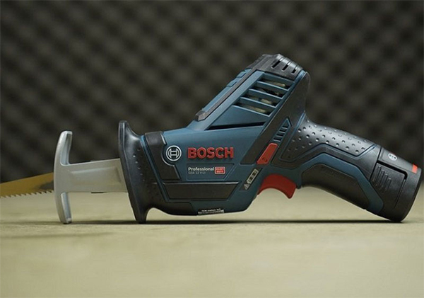 Bosch GSA 12V-Li nhỏ gọn, nhưng vẫn đầy mạnh mẽ