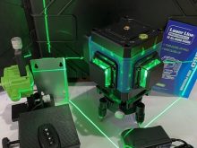 Có nên mua máy cân bằng laser 12 tia xanh Makita không?