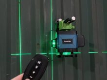 Có nên mua máy cân bằng laser 5 tia xanh Makita không?