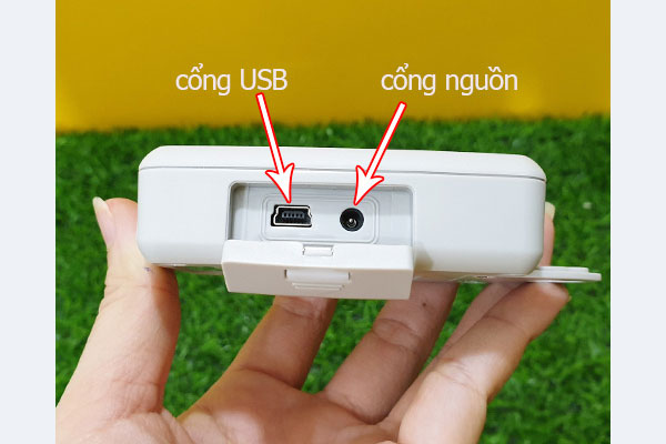 Nguồn cổng USB và sạc của Tenmars TM-305U