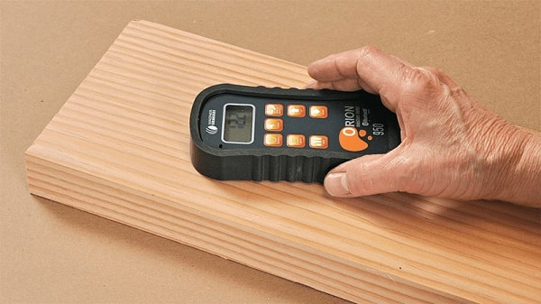 Sử dụng máy đo độ ẩm gỗ Wagner rất dễ dàng