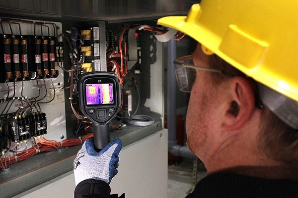Camera cảm biến nhiệt độ hồng ngoại FLIR E6-XT