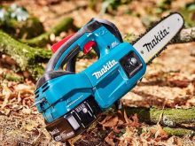 Máy cưa xích dùng pin Makita DUC254Z