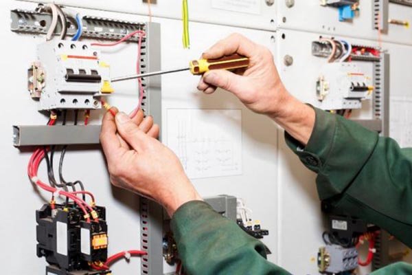 Kiểm tra và sửa chữa hệ thống điện
