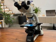 Kính hiển vi Optika