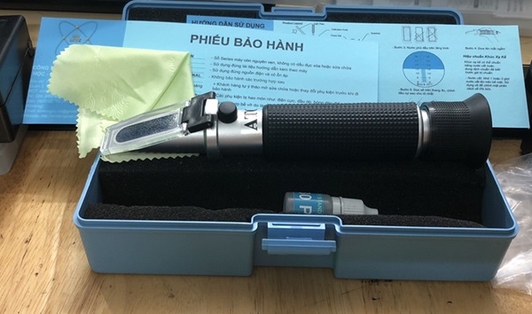 Trọn bộ sản phẩm khúc xạ kế đo độ mặn Total Meter RHS-10