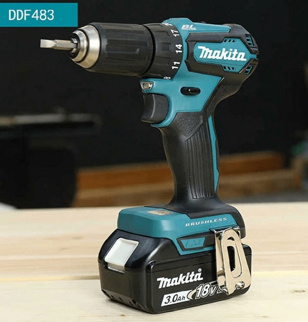 Ký hiệu máy khoan bắn vít DDF trên máy khoan pin Makita