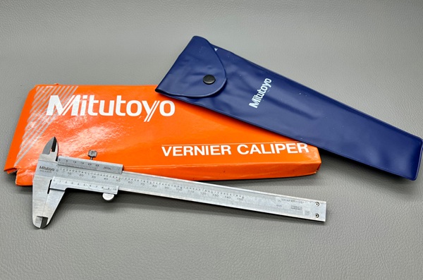 Thước cặp cơ khí Mitutoyo 530-104