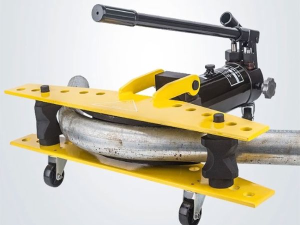 Máy uốn thủy lực được dùng để uốn các thanh kim loại