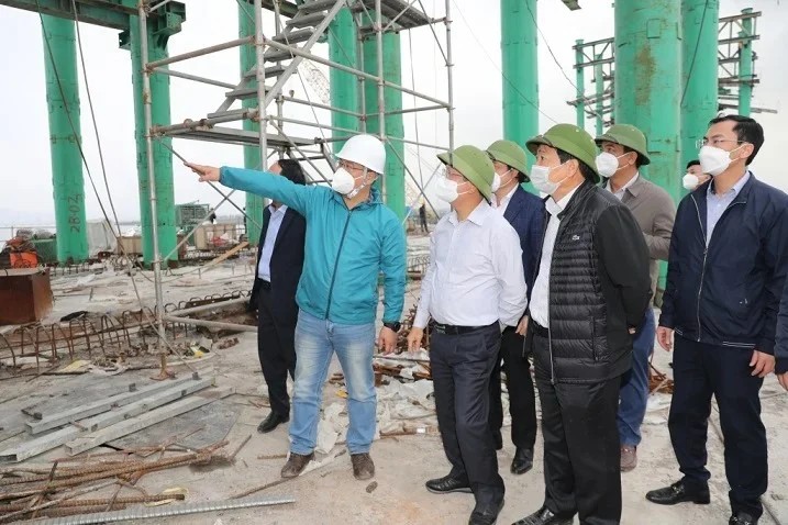 Kiểm tra xem xét hiện trường nghiệm thu công trình xây dựng